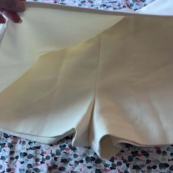 WhitnZara Skort in Large. Worn once - Picture 2 of 3